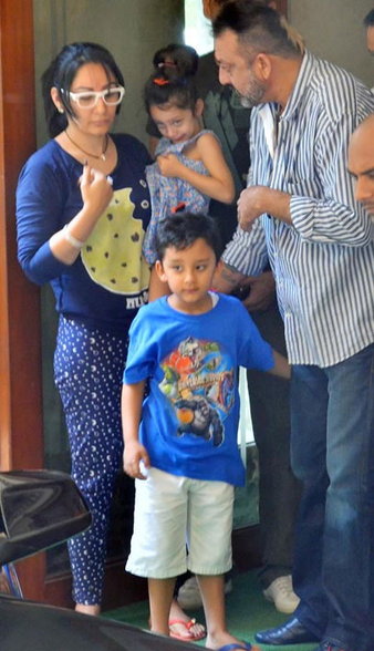 Sanjay Dutt with kids