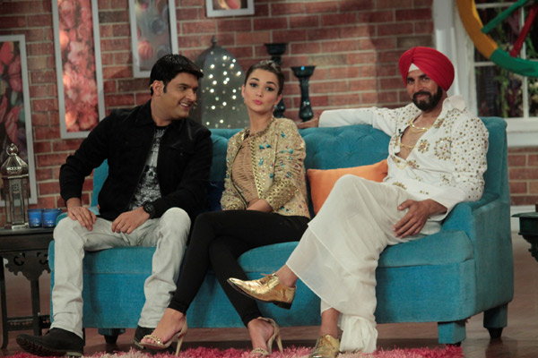 Akshay Kumar & Amy Jackson promote 'Singh Is Bliing'
