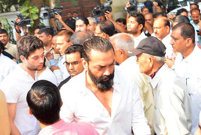 Bollywood celebrities at Abhay Deol's father Ajit Singh Deol’s funeral