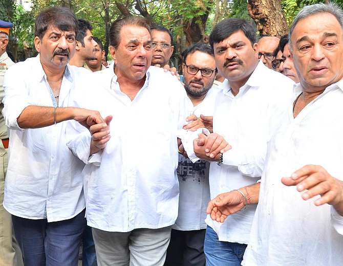 Bollywood celebrities at Abhay Deol's father Ajit Singh Deol’s funeral