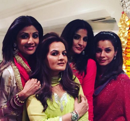 Shilpa Shetty with her friends