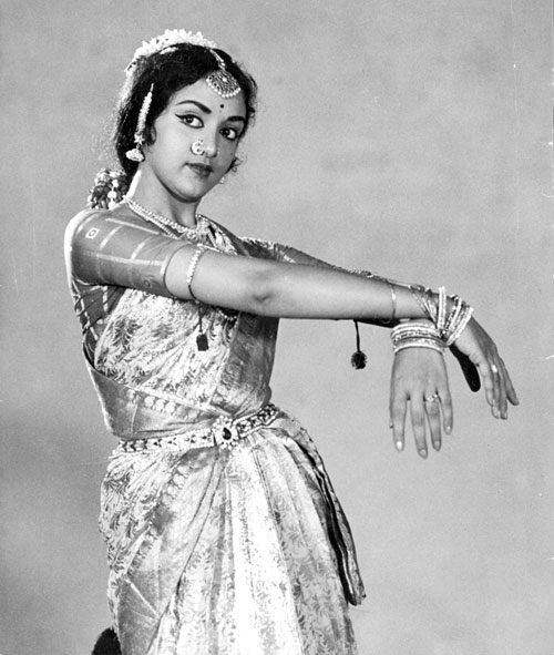 Hema Malini in Bharat Natyam pose