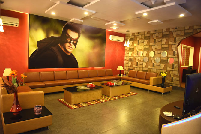 Salman Khan's chalet at 'Bigg Boss Nau' gets superhero twist