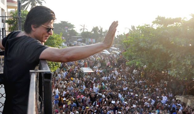 Shah Rukh Khan with his fans