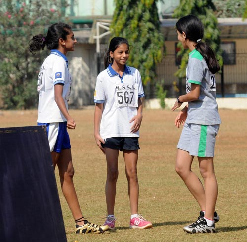 Suhana Khan with her girl gang.