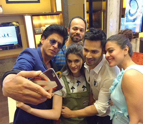 Dilwale team selfie moment