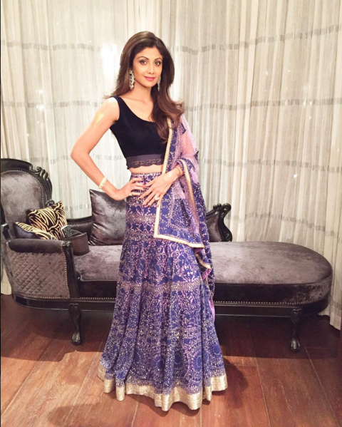 Shilpa Shetty looks stunning in this ethnic Diwali outfit.