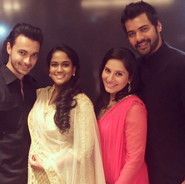 Arpita Khan flaunting her cute baby bump.