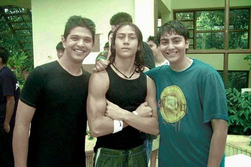 Tiger Shroff with his friends