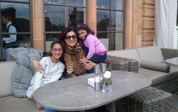 Sushmita Sen with her daughters