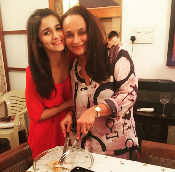 Alia Bhatt with mother celebrating Christmas