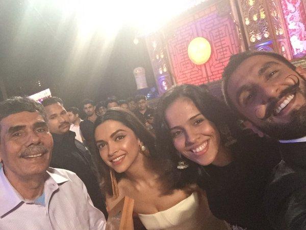 Ranveer Singh, Deepika Padukone, Saina Nehwal at Big Star Entertainment Awards 2015.