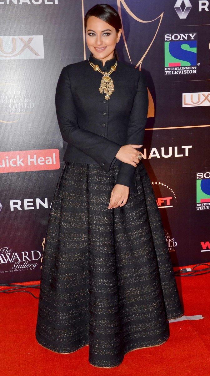 Sonakshi Sinha black gown at Guild Awards