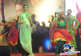 Deepika Padukone in Ahmedabad promoting Bajirao Mastani