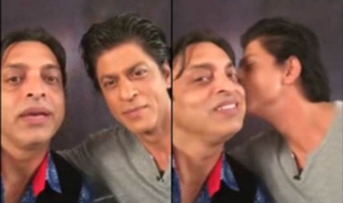 Shah Rukh Khan kissing Shoaib Akhtar