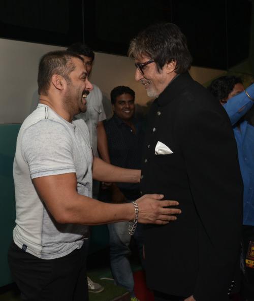 Amitabh Bachchan Salman Khan at Big Star Entertainment Awards 2015.