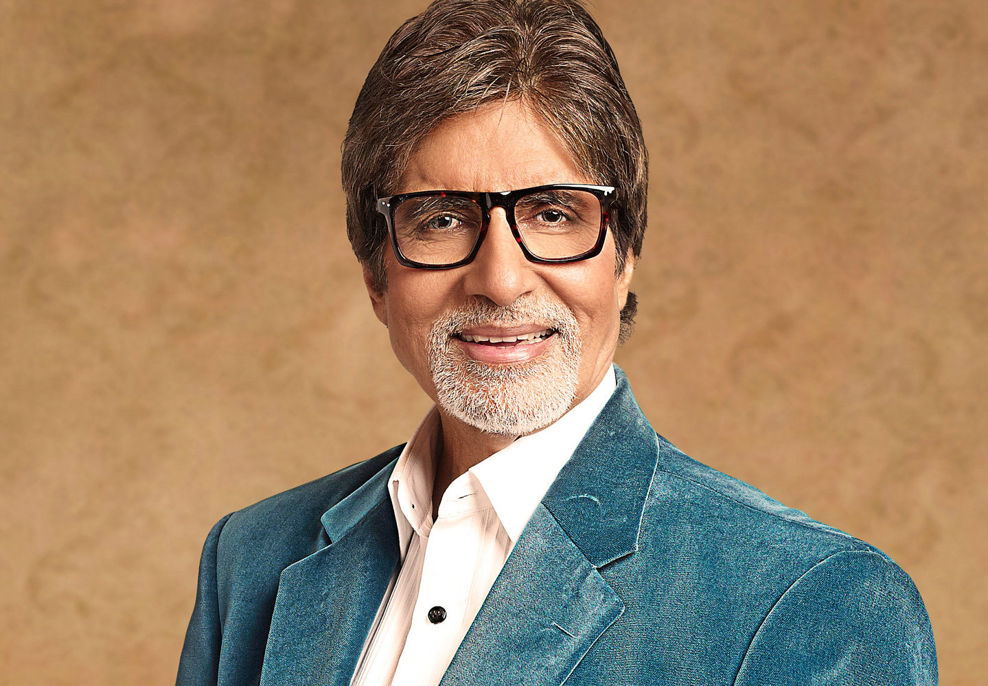 Amitabh Bachchan shares a new picture