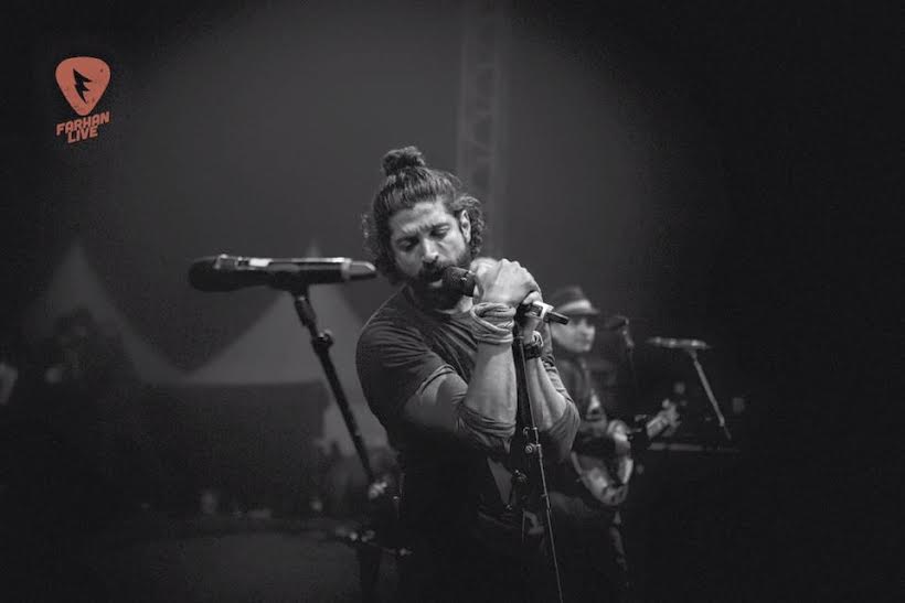 Farhan Akhtar singing