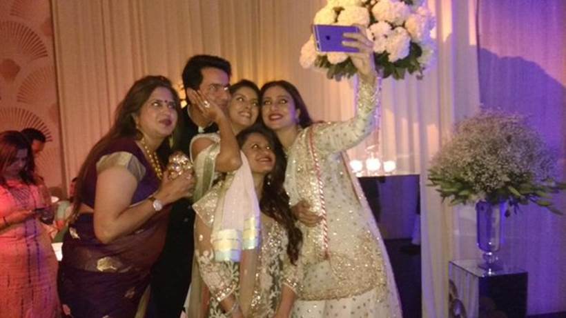 Fitoor actress Tabu also clicked a selfie with the newly weds