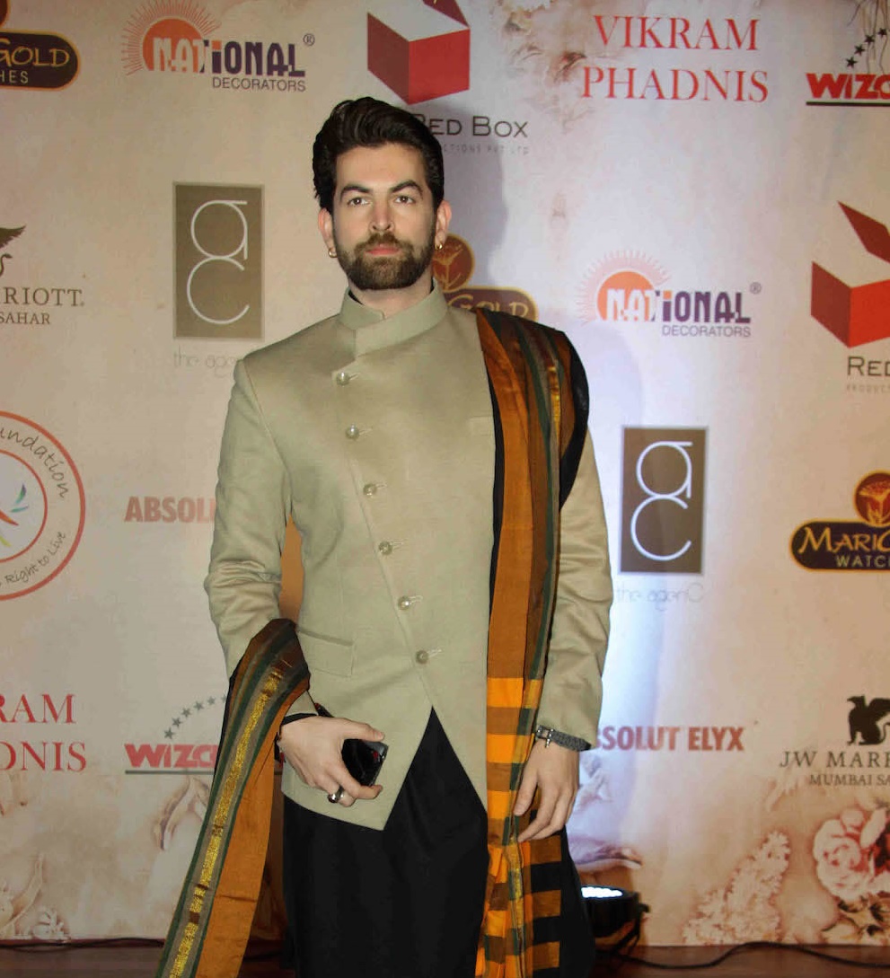 Neil Nitin Mukesh looking handsome in traditional