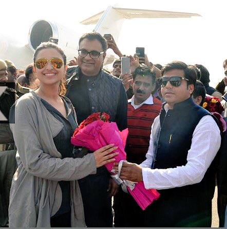 Parineeti Chopra being welcomed at Saifai
