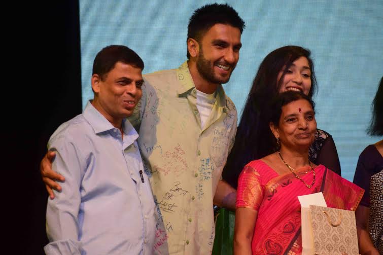 Ranveer Singh wit the winners at Learners' Academy's 33rd annual day function