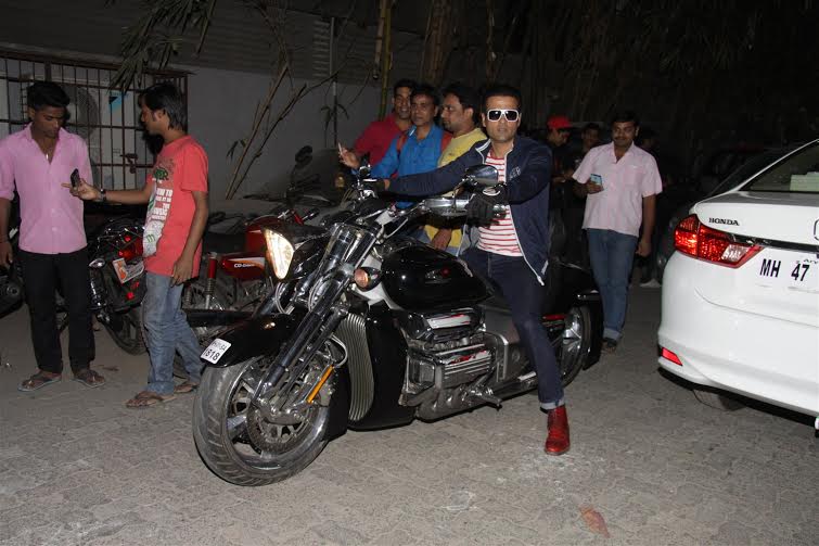 Rohit Roy arrives on a bike at Saala Khadoos screeing
