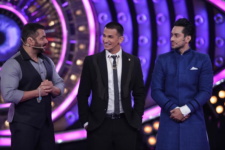 Salman Khan with finalists Prince and Rishabh on Bigg Boss 9