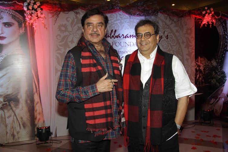 Shatrughan Sinha and Subhash Ghai in red scarfs