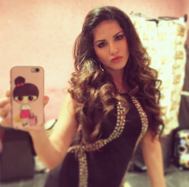 Sunny Leone selfie