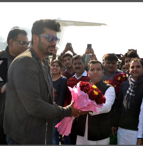 Arjun Kapoor being welcomed at Saifai
