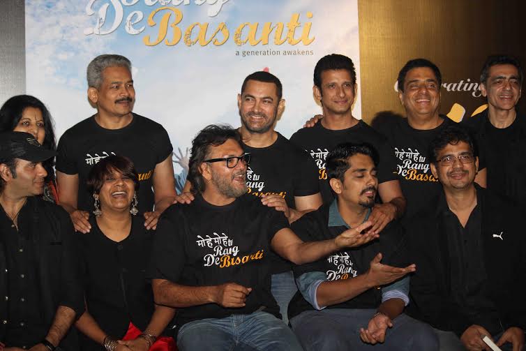 Aamir Khan, Atul Kularni, Rakeysh Mehra, Sharman Joshi, at Rang De Basanti reunion