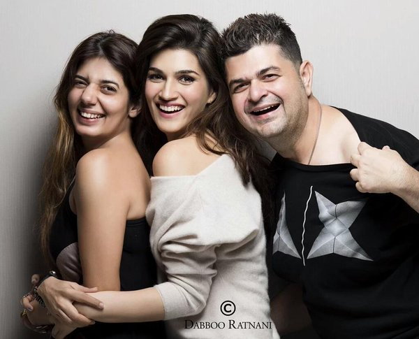 Daboo Ratnani, ManishaDRatnani” Kriti Sanon playing games at calendar shoot