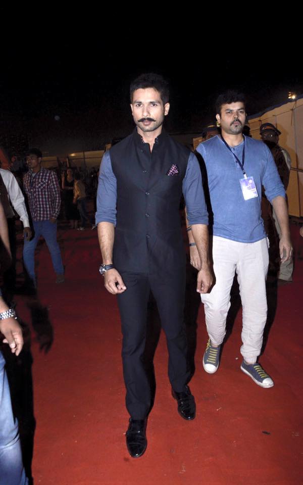 shahid Kapoor jacket look with moustache
