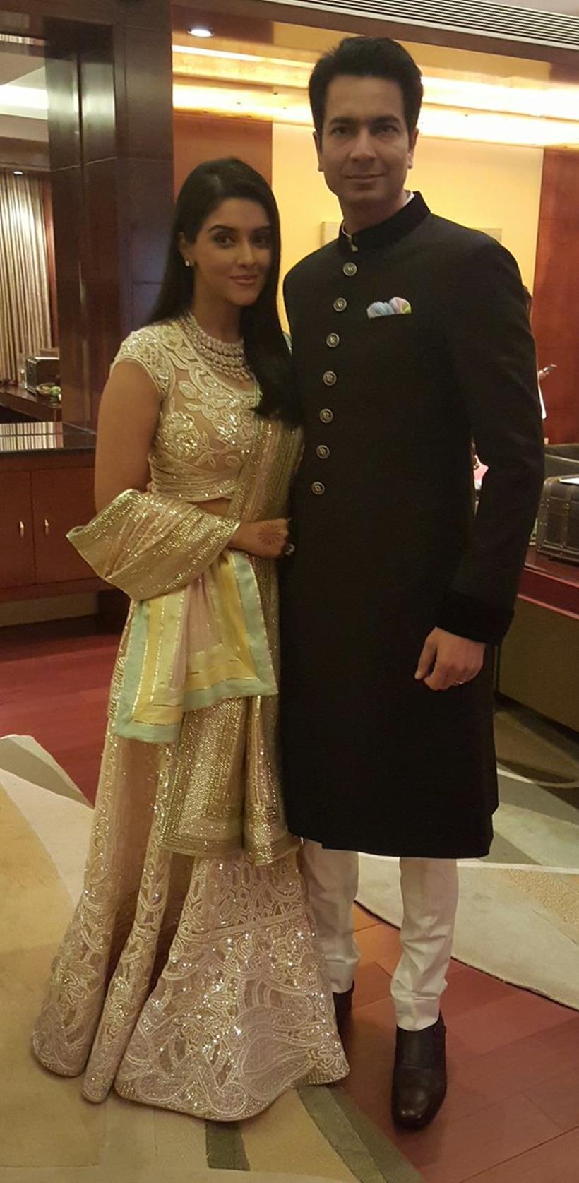 Asin Thottukamal, Rahul Sharma looking royal at the reception