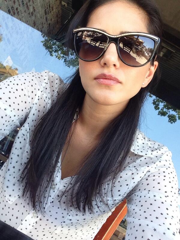 Sunny Leone selfie