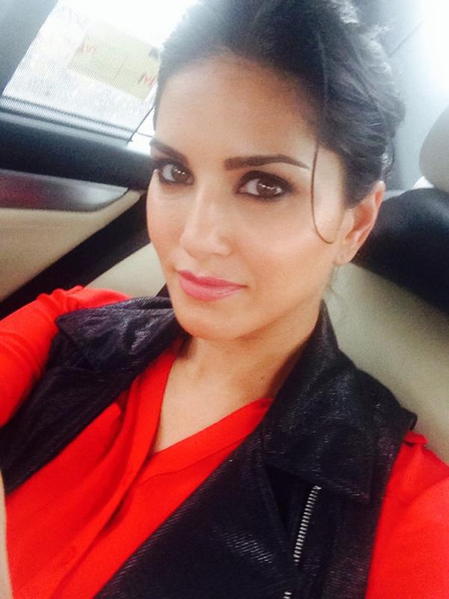 Sunny Leone selfie