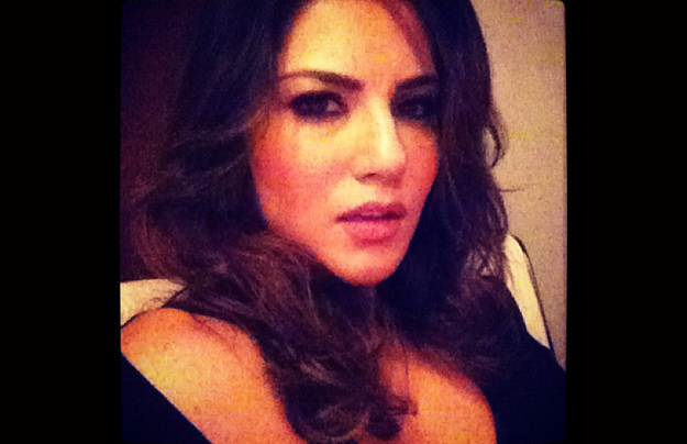 Sunny Leone selfie