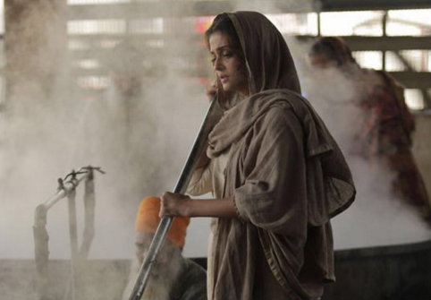 Aishwarya Rai Bachchan on 'Sarbjit' shoot at Attari Border
