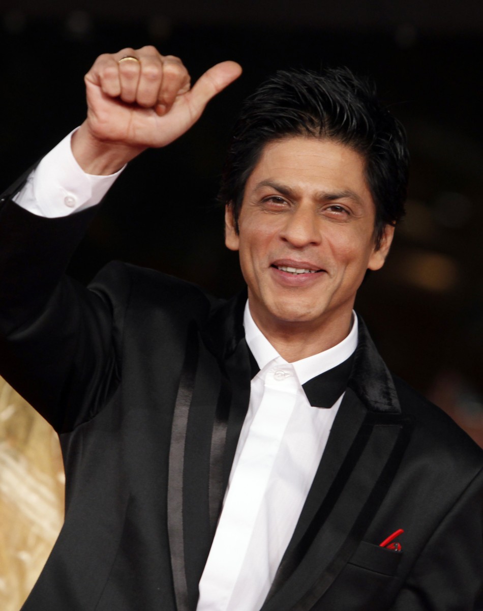 Shan Rukh Khan showing thumbs up
