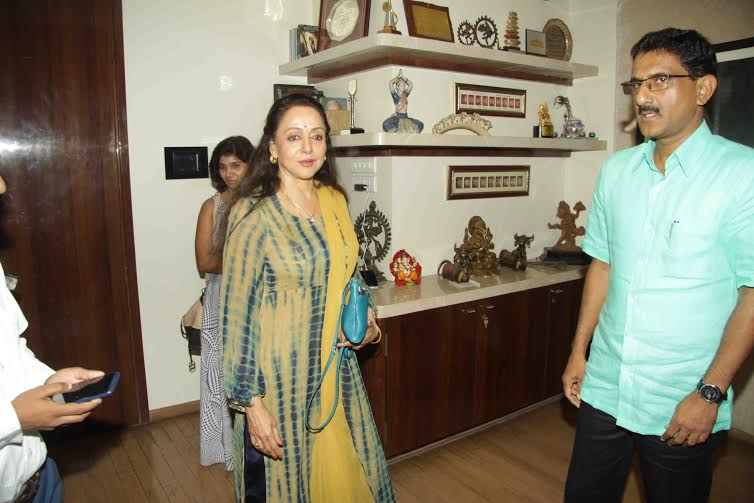 BJP leader Sunil Rane with Hema Malini at her press conference to clarify her stand on the controversy surrounding the land allotment by Government of Maharashtra