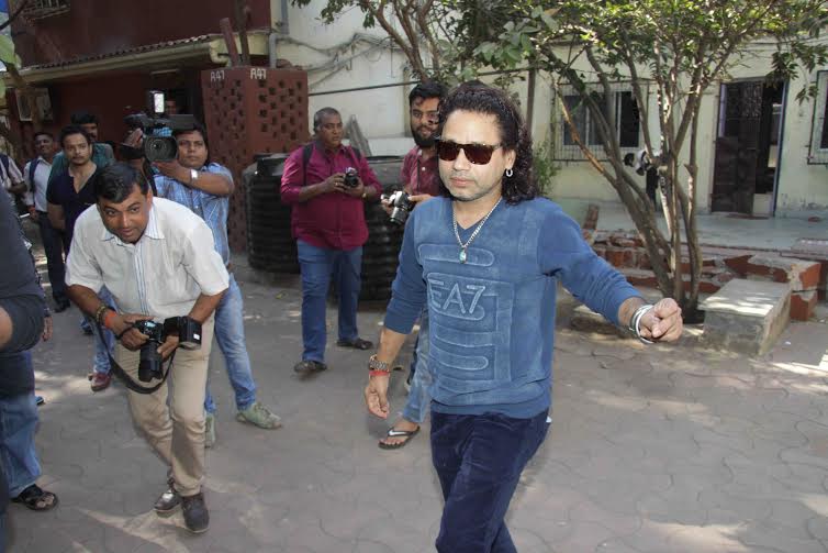 Kailash Kher leaving after recording a song at Music recording of 'Billu Ustaad'.