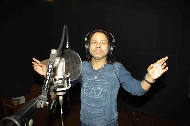 Kailash Kher at Music recording of 'Billu Ustaad'.