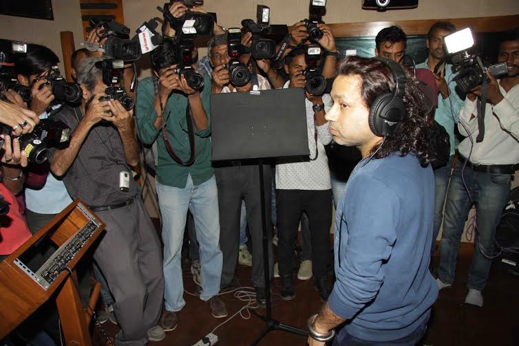 Kailash Kher interacting with media at Music recording of 'Billu Ustaad'.