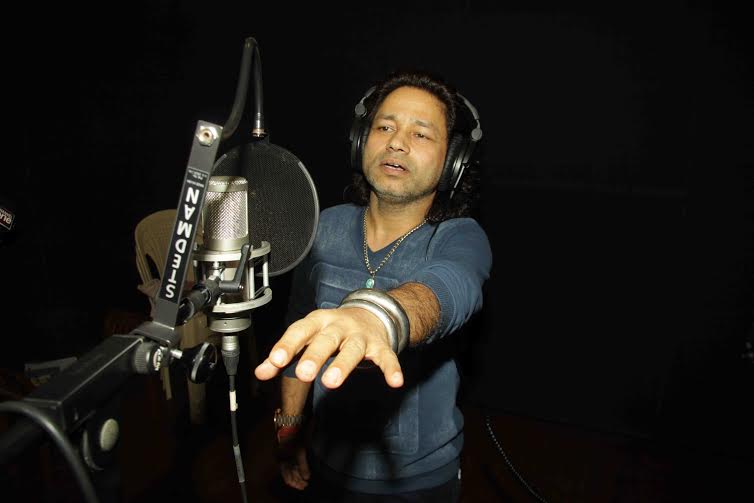 Kailash Kher at Music recording of 'Billu Ustaad'.