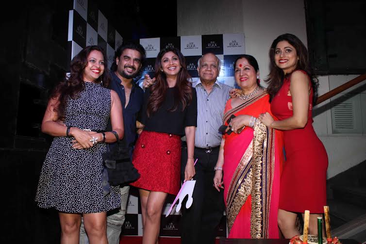Mr & Mrs R Madhavan with the Shetty's at Shamita's birthday bash