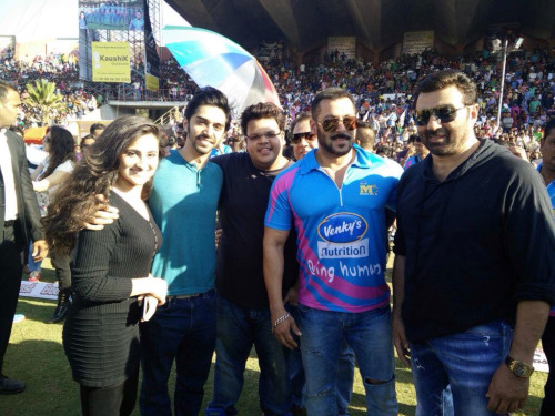 Salman Khan with Ghayal Once Again team
