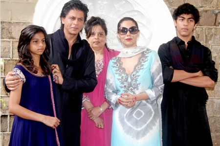 Shah Rukh Khan with family