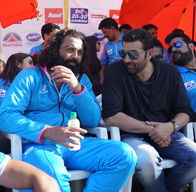 Sunny chats with his younger brother Bobby Deol.