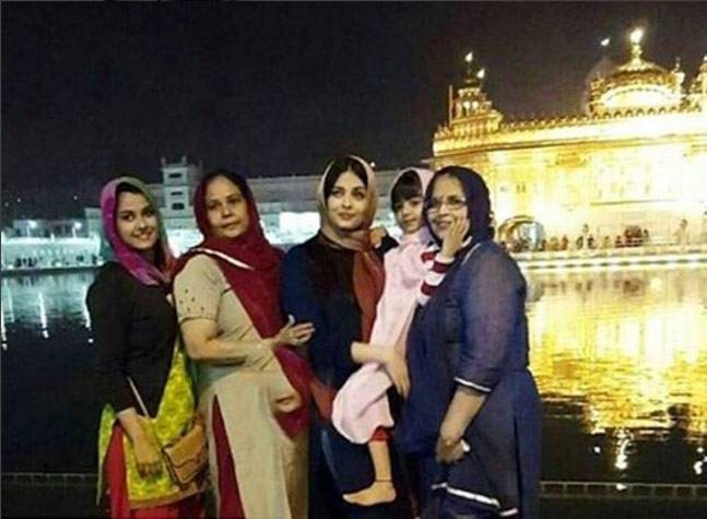 Aishwarya Rai Bachchan with family at Golden Temple